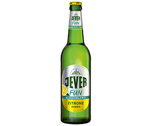 0,5 Liter Bierflasche mit großem Jever Schriftzug. Darunter der Sortenname Fun Zitrone alkoholfrei.
